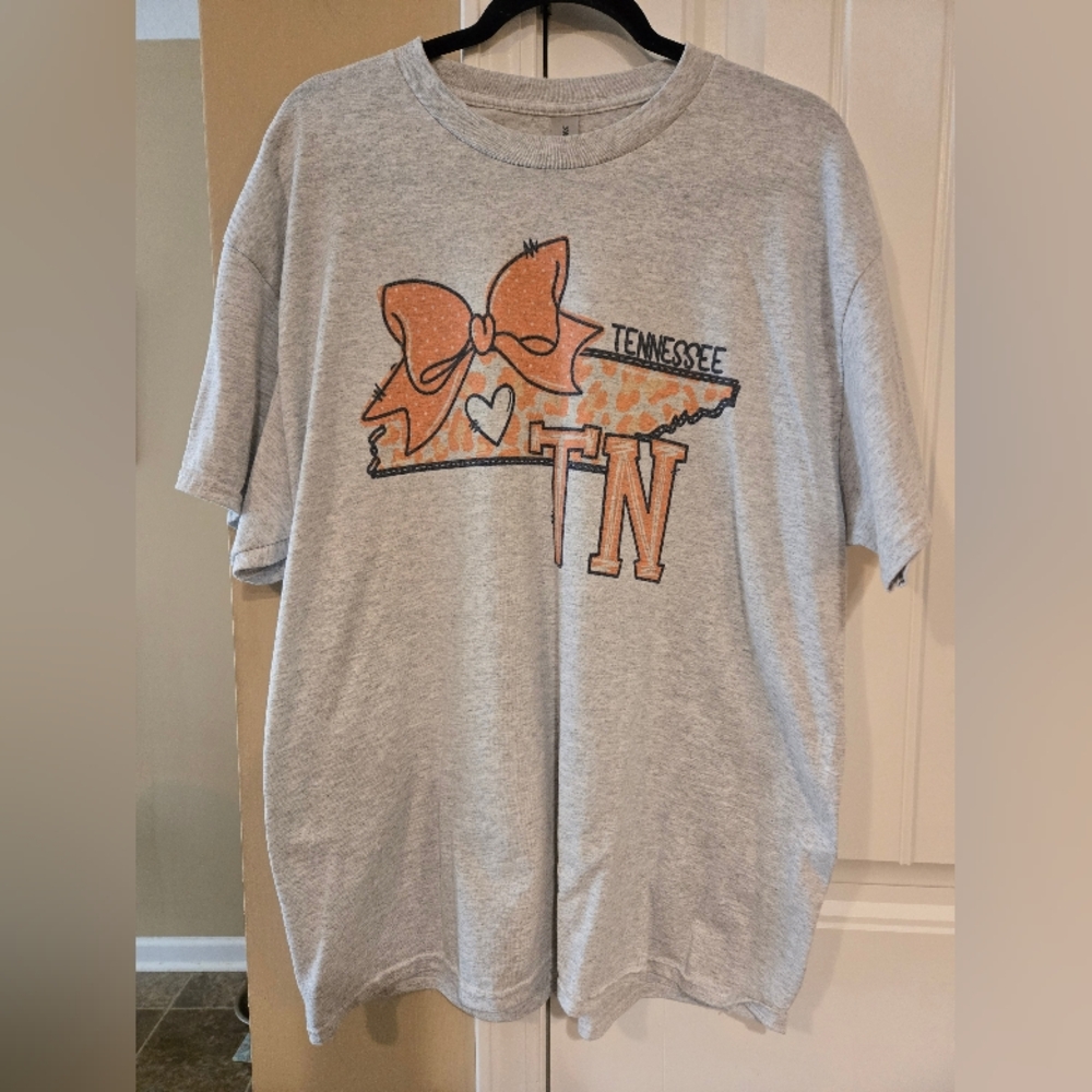 Gildan Tennessee TN Bow Leopard Print Shirt Sz XL